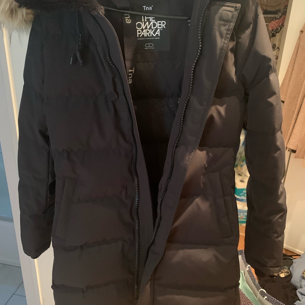 Aritzia the powder parka Tna black small